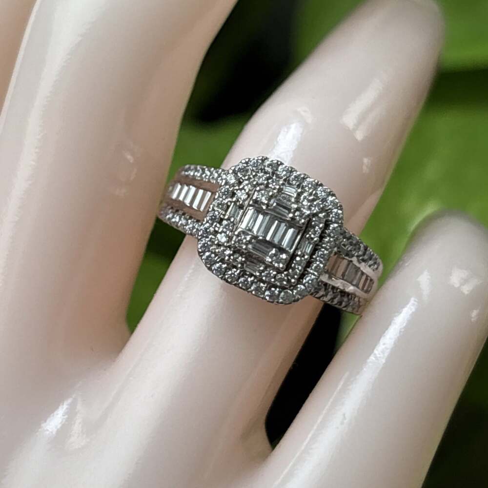 2.00 ct Lab Created White Topaz Sterling Silver 925 Ring Size 7 Baguette Round